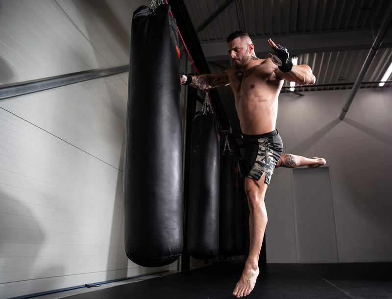 Gorilla Wear, Kensington MMA Fightshorts - Svart / Grønn Camo - Stayfit.no