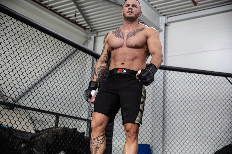 Gorilla Wear, Kensington MMA Fightshorts - Svart / Grønn Camo - Stayfit.no
